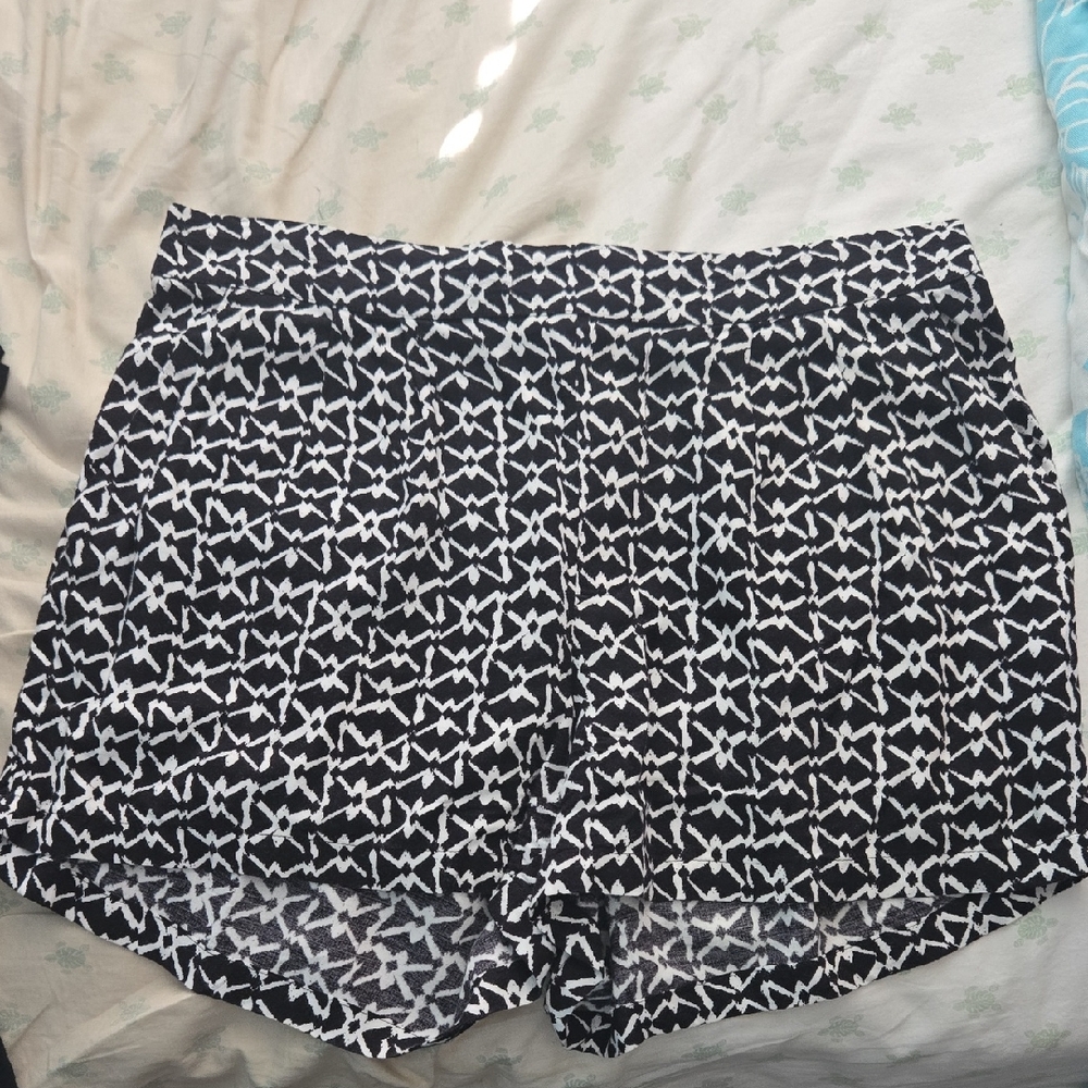 Black and White Patterned Women's Shorts
